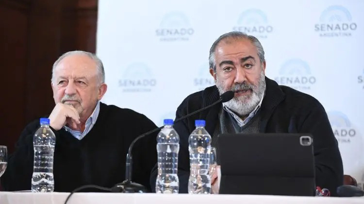 Ley de Bases: mientras el oficialismo busca aliados, la CGT y la CTA oficializaron su oposición