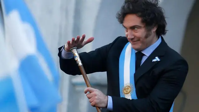 Milei cancela viaje a la cumbre del Mercosur y genera tensión diplomática con Bolivia