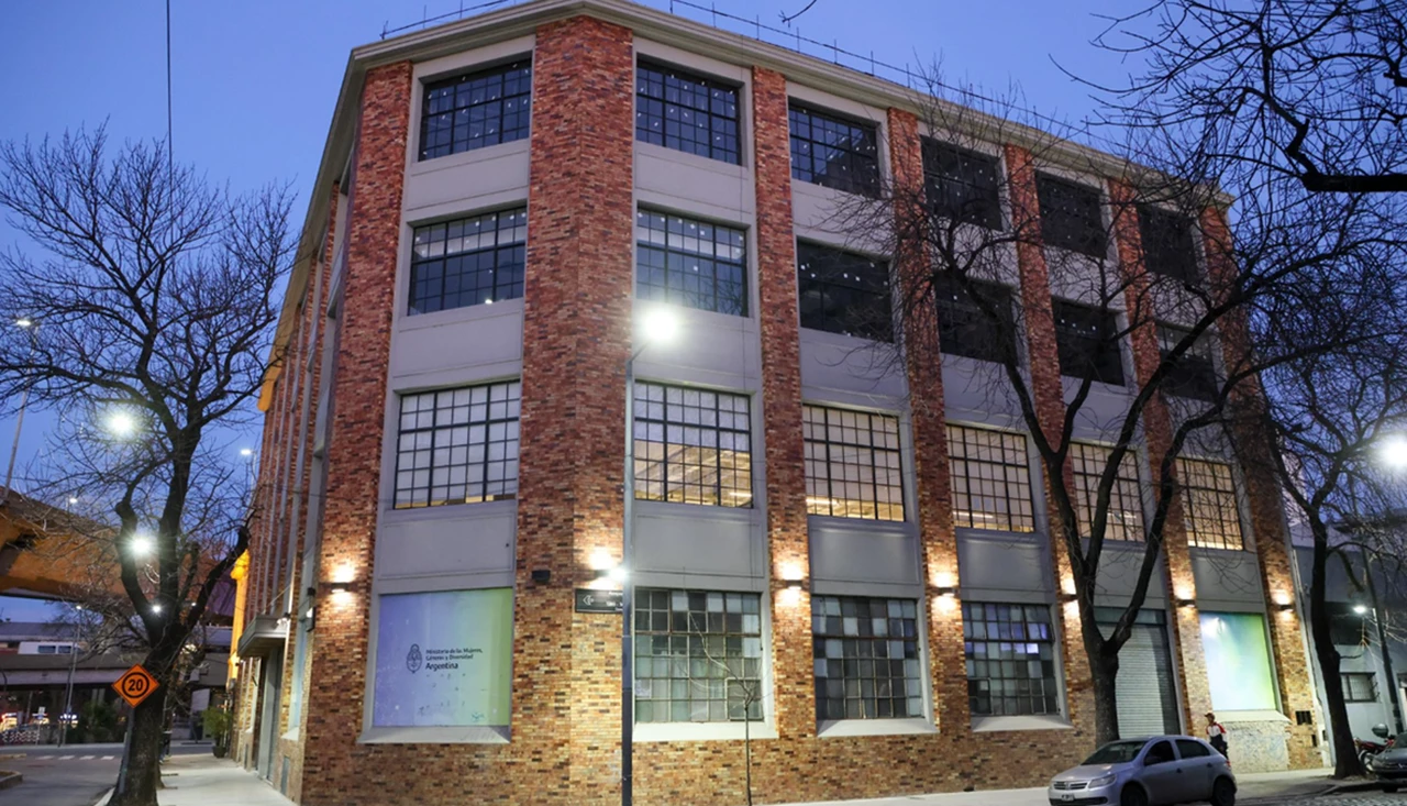 El Estado pondrá a la venta el inmueble que albergaba al Ministerio de las Mujeres