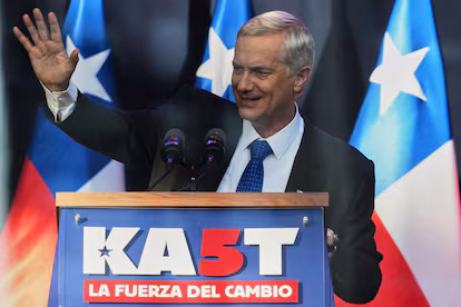El nuevo presidente de derecha en Chile: José Antonio Kast asumirá tras una victoria contundente